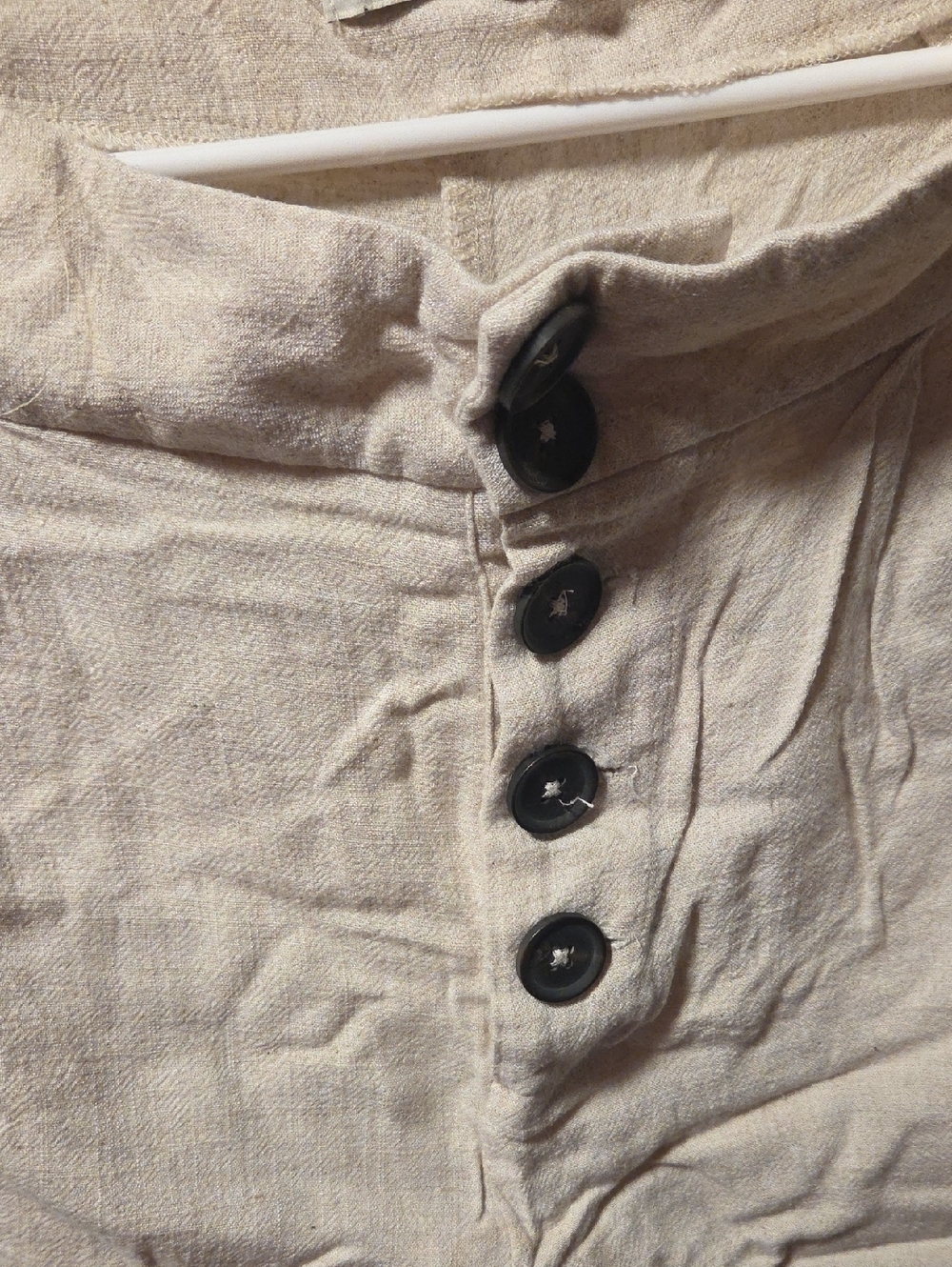 Stradivarius Light Beige Button-Front Linen Blend Capri Pants - Picture 4 of 6